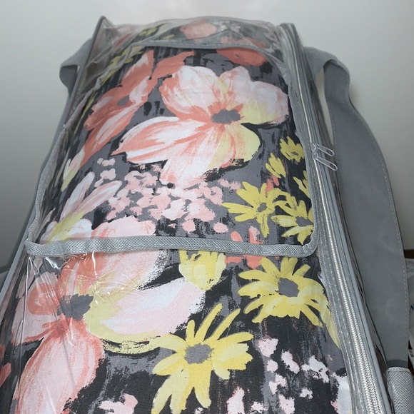 Rachel Ashwell Bedroom Queen Comforter Set,8-Piece - Picture 4 of 16